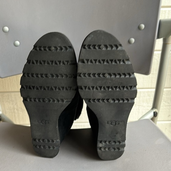 Ugg Australia women’s black wedge boots - Picture 7 of 13